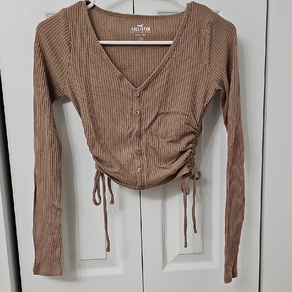 Hollister Women's Tan Ribbed Button-Down Top